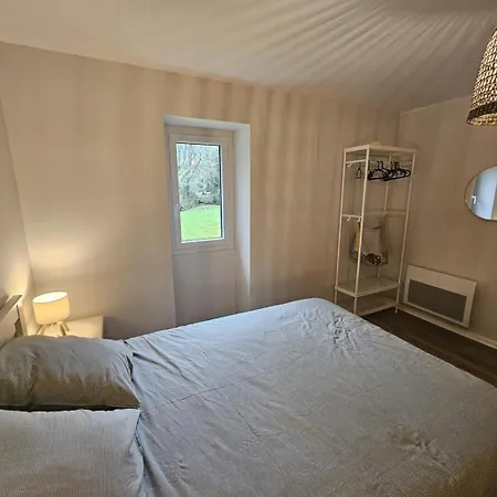 Maison Perouge Hébergement de vacances *