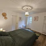 Maison Perouge Nyaraló