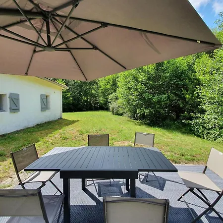 Holiday home Maison Perouge